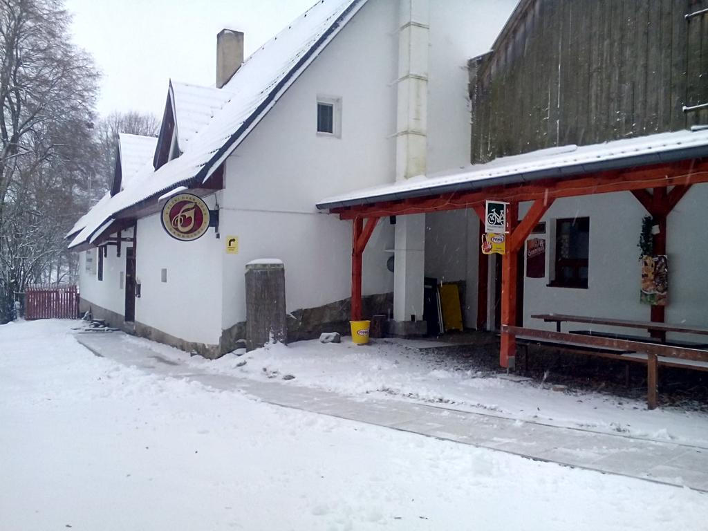 Penzion U Dvojice Hotel Nove Mesto na Morave Exterior photo